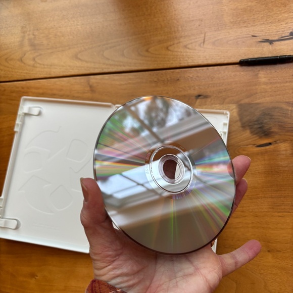 Like new, VeggieTales DVD Saint Nicholas, a story of joyful giving ￼ - Picture 4 of 5